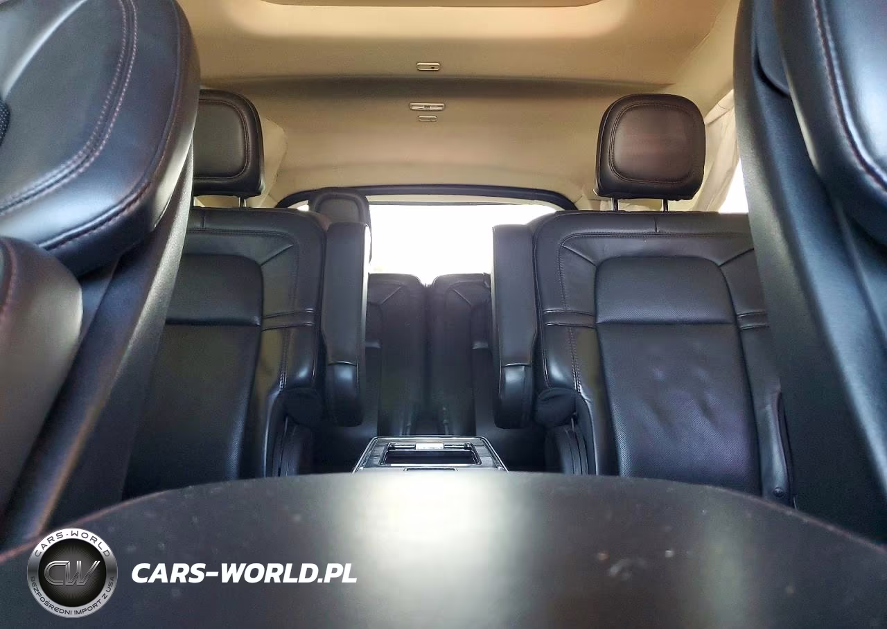 2020 Lincoln Aviator Reserve VIN:5LM5J7XC9LGL34236 - 10