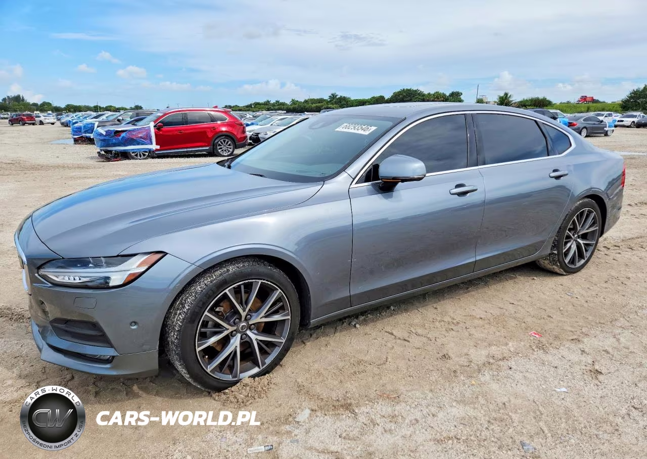 2018 Volvo S90 T5 Momentum