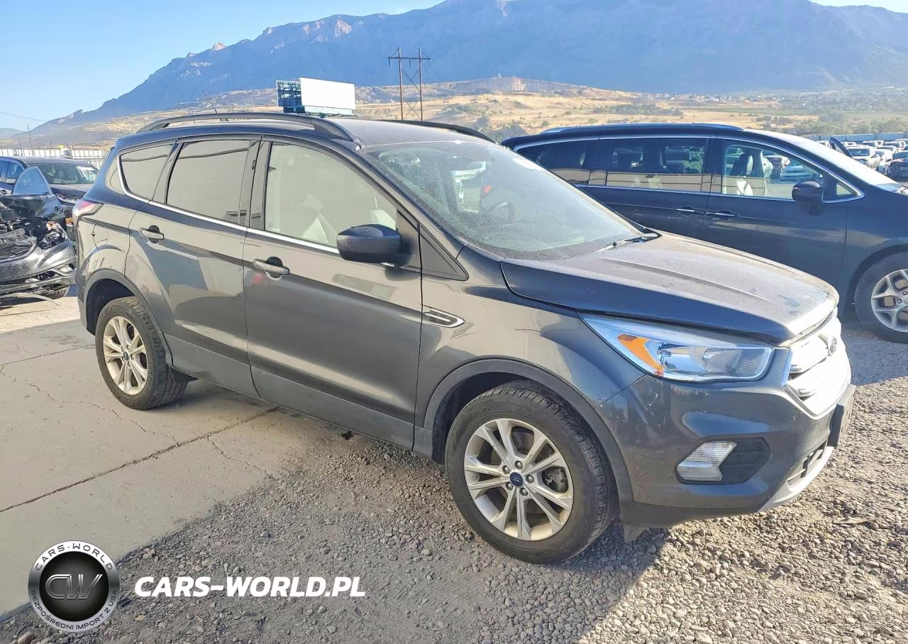 2018 Ford Escape Se VIN:1FMCU9GDXJUD04943 - 4