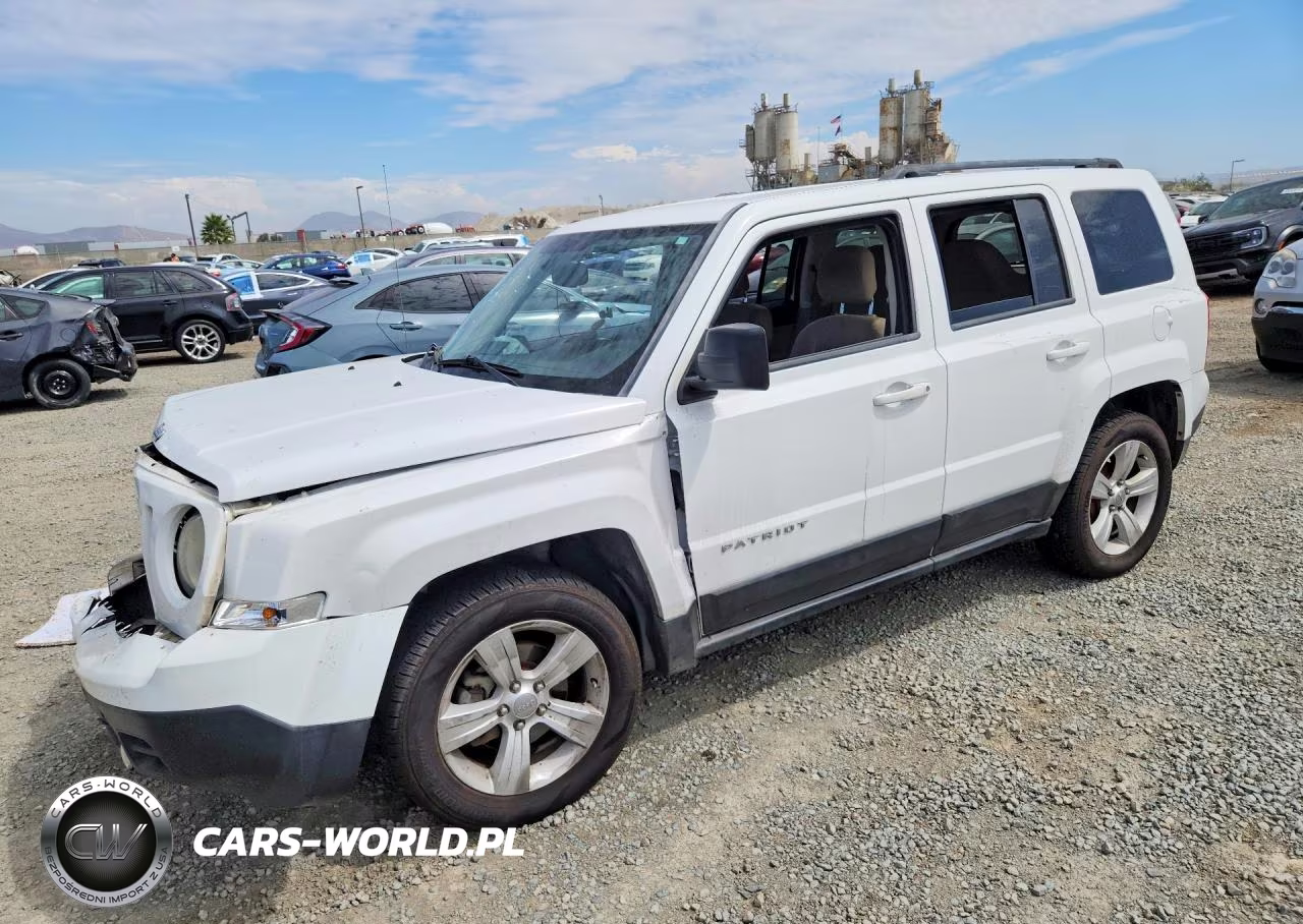 2013 Jeep Patriot Latitude VIN:1C4NJPFB0DD194242 - 1
