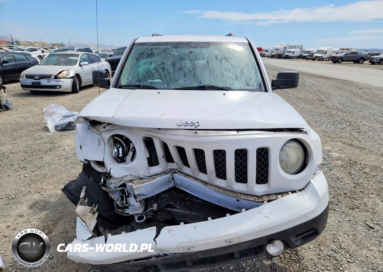2013 Jeep Patriot Latitude VIN:1C4NJPFB0DD194242 - 5