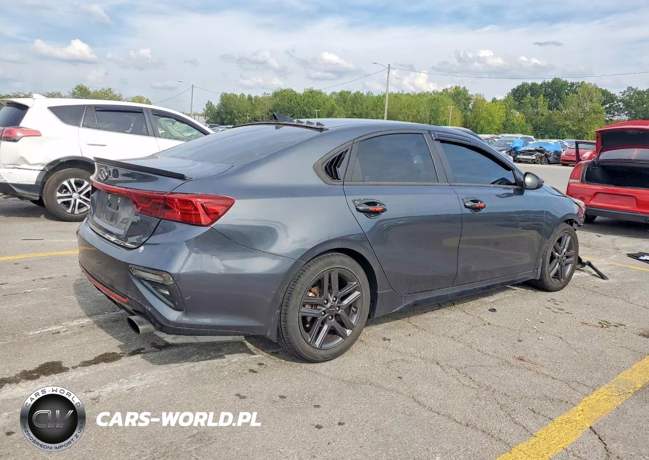 2021 Kia Forte Gt Line VIN:3KPF34AD4ME402479 - 3