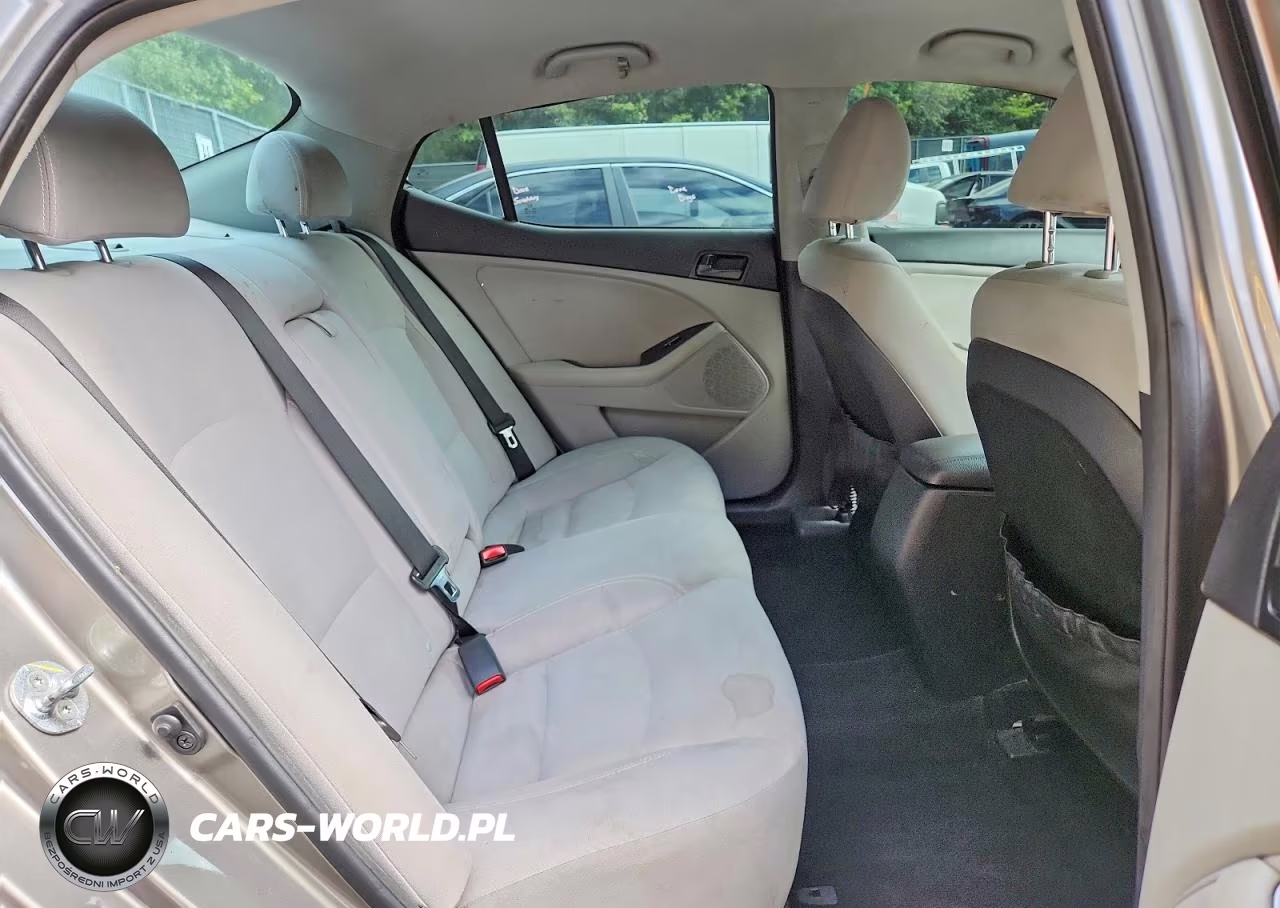 2015 Kia Optima Lx VIN:5XXGM4A70FG410570 - 10