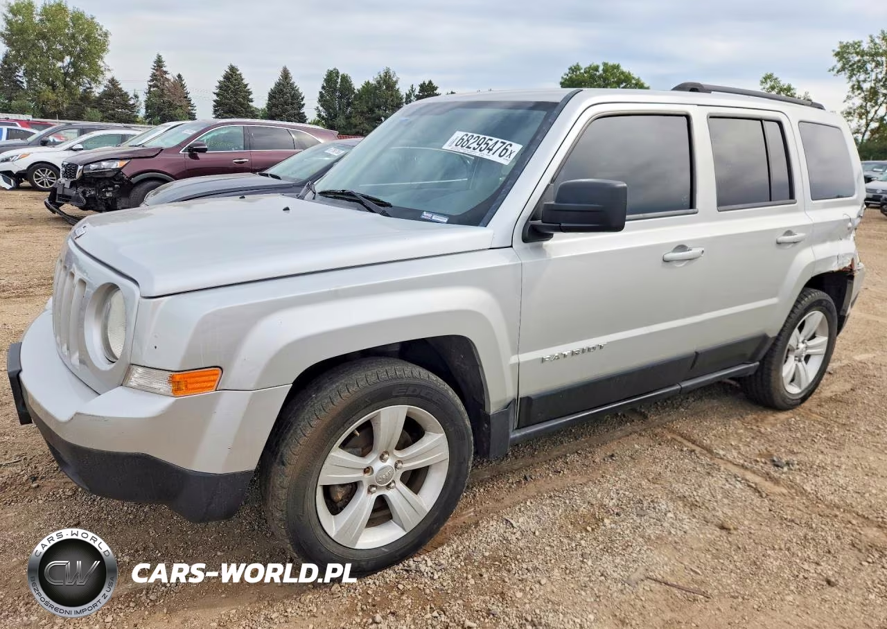 2013 Jeep Patriot Latitude VIN:1C4NJPFB6DD102843 - 1
