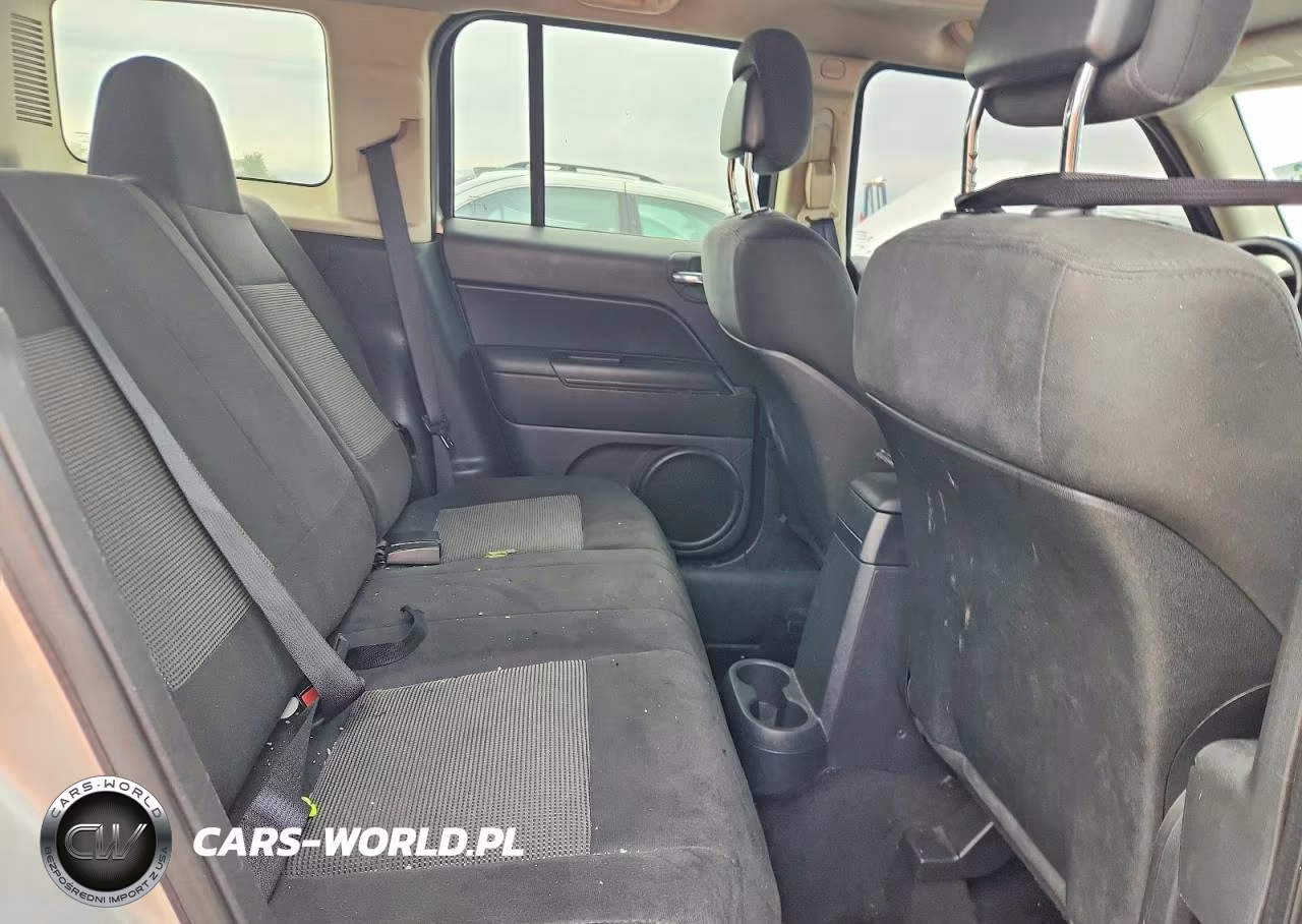 2013 Jeep Patriot Latitude VIN:1C4NJPFB6DD102843 - 10