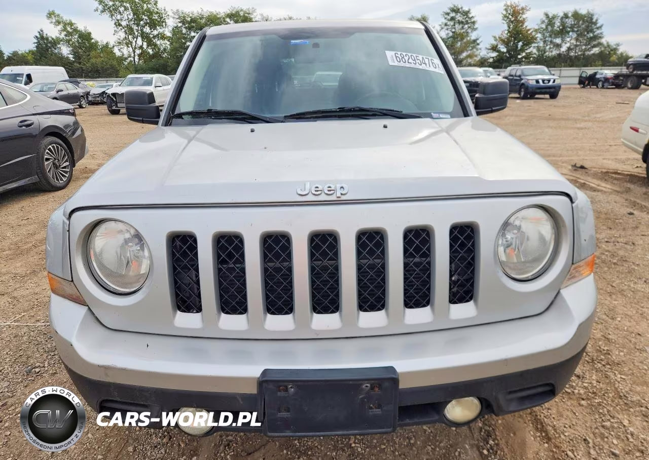 2013 Jeep Patriot Latitude VIN:1C4NJPFB6DD102843 - 5