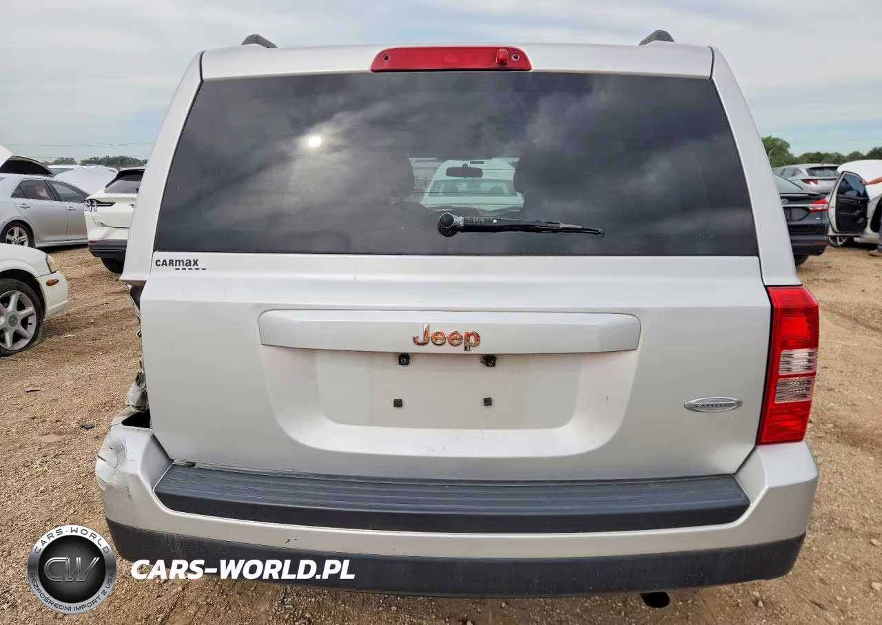 2013 Jeep Patriot Latitude VIN:1C4NJPFB6DD102843 - 6