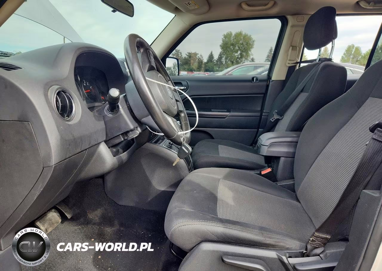 2013 Jeep Patriot Latitude VIN:1C4NJPFB6DD102843 - 7