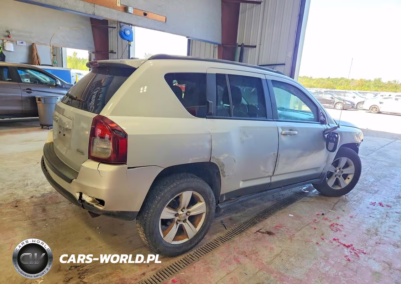 2011 Jeep Compass Sport VIN:1J4NF1FB8BD135784 - 3
