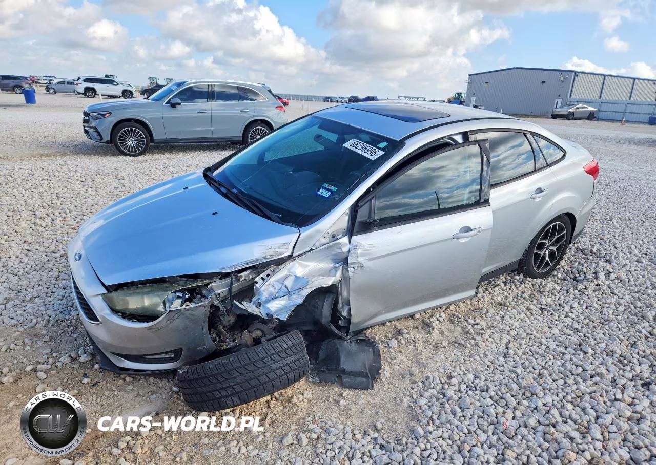 2017 Ford Focus Sel VIN:1FADP3H21HL237245 - 1