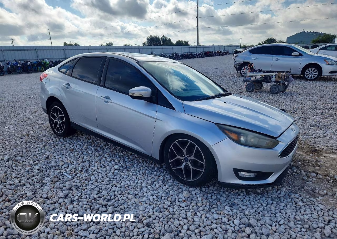2017 Ford Focus Sel VIN:1FADP3H21HL237245 - 4