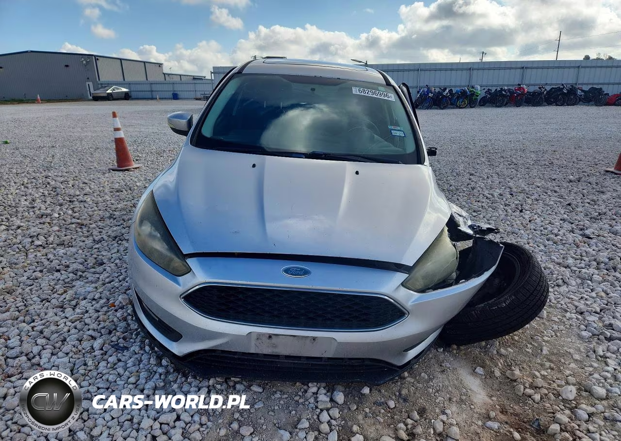2017 Ford Focus Sel VIN:1FADP3H21HL237245 - 5