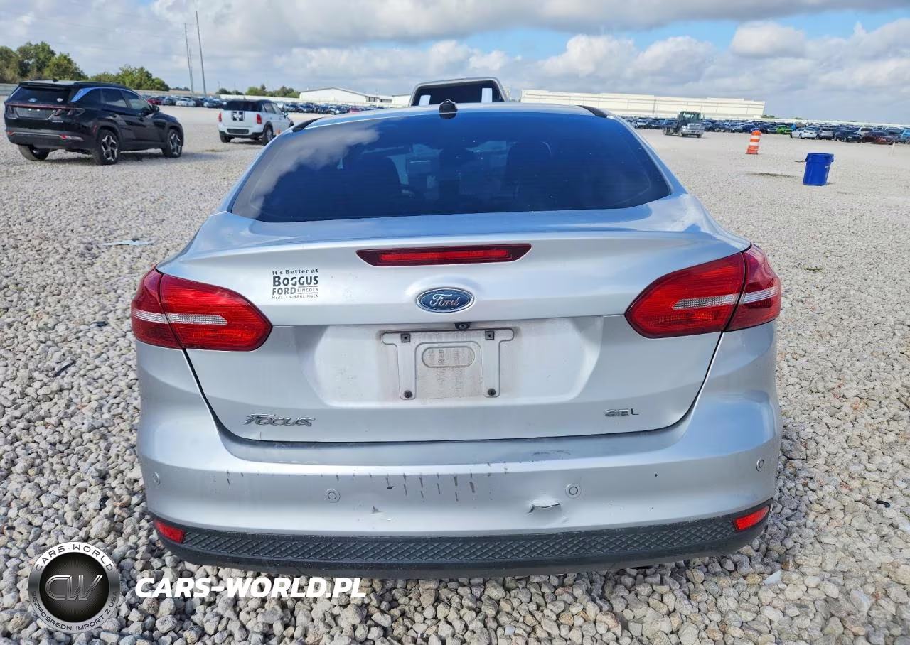 2017 Ford Focus Sel VIN:1FADP3H21HL237245 - 6
