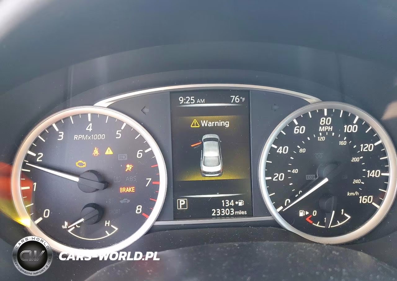 2017 Nissan Sentra Sr VIN:3N1AB7AP1HY228581 - 9