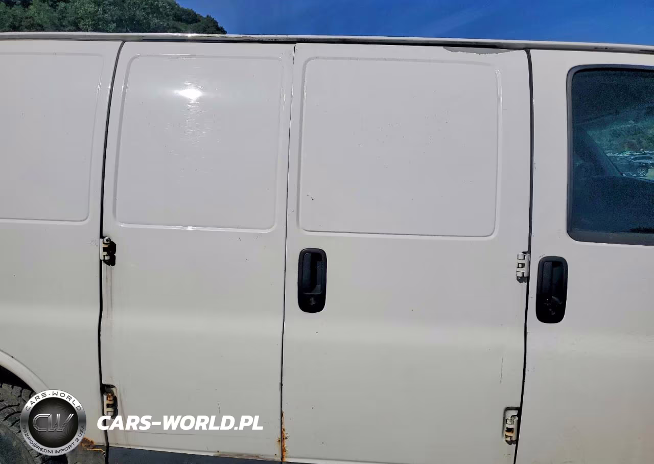 2012 Chevrolet Express G2500 VIN:1GCWGFFA9C1140751 - 11