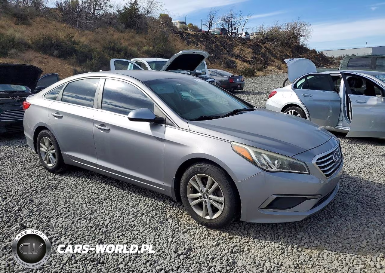2016 Hyundai Sonata Se VIN:5NPE24AF2GH303661 - 4