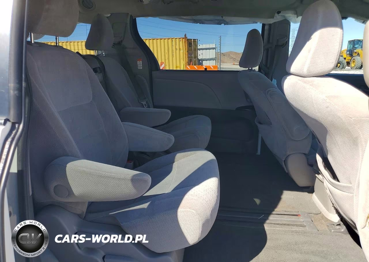 2015 Toyota Sienna Le VIN:5TDKK3DC4FS587317 - 11