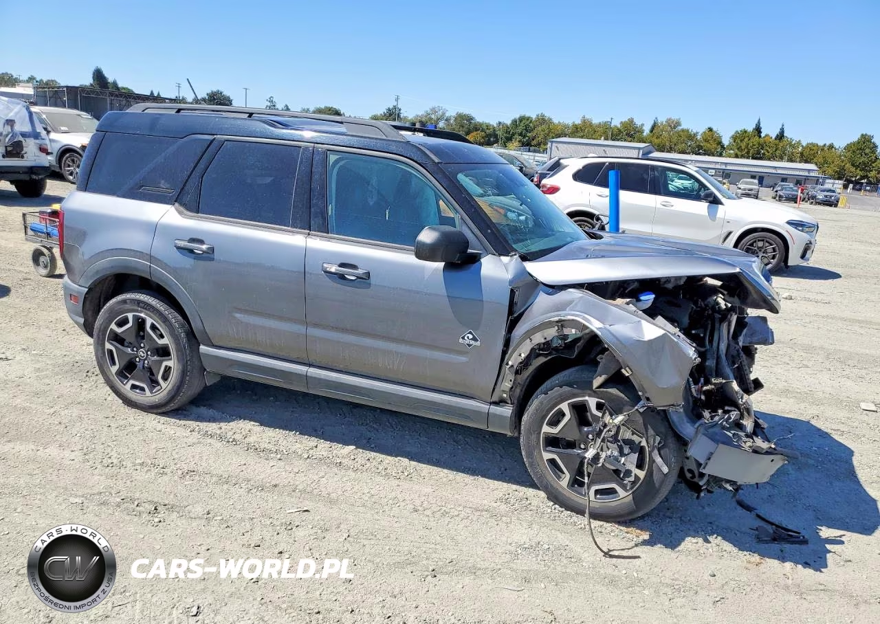 2021 Ford Bronco Sport Outer Banks VIN:3FMCR9C61MRA37731 - 4