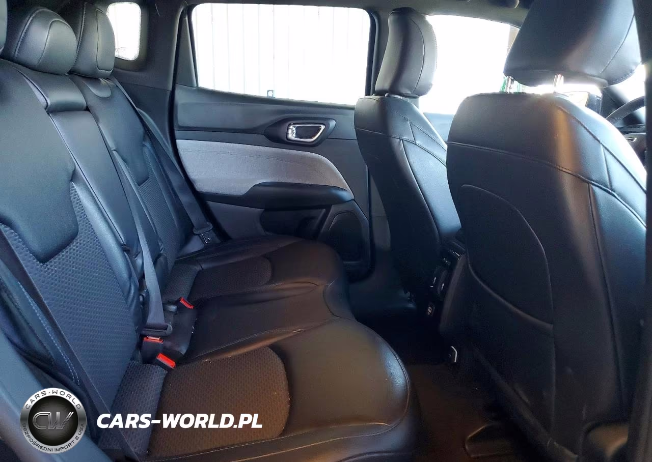 2025 Jeep Compass Latitude VIN:3C4NJDBN9ST620371 - 11