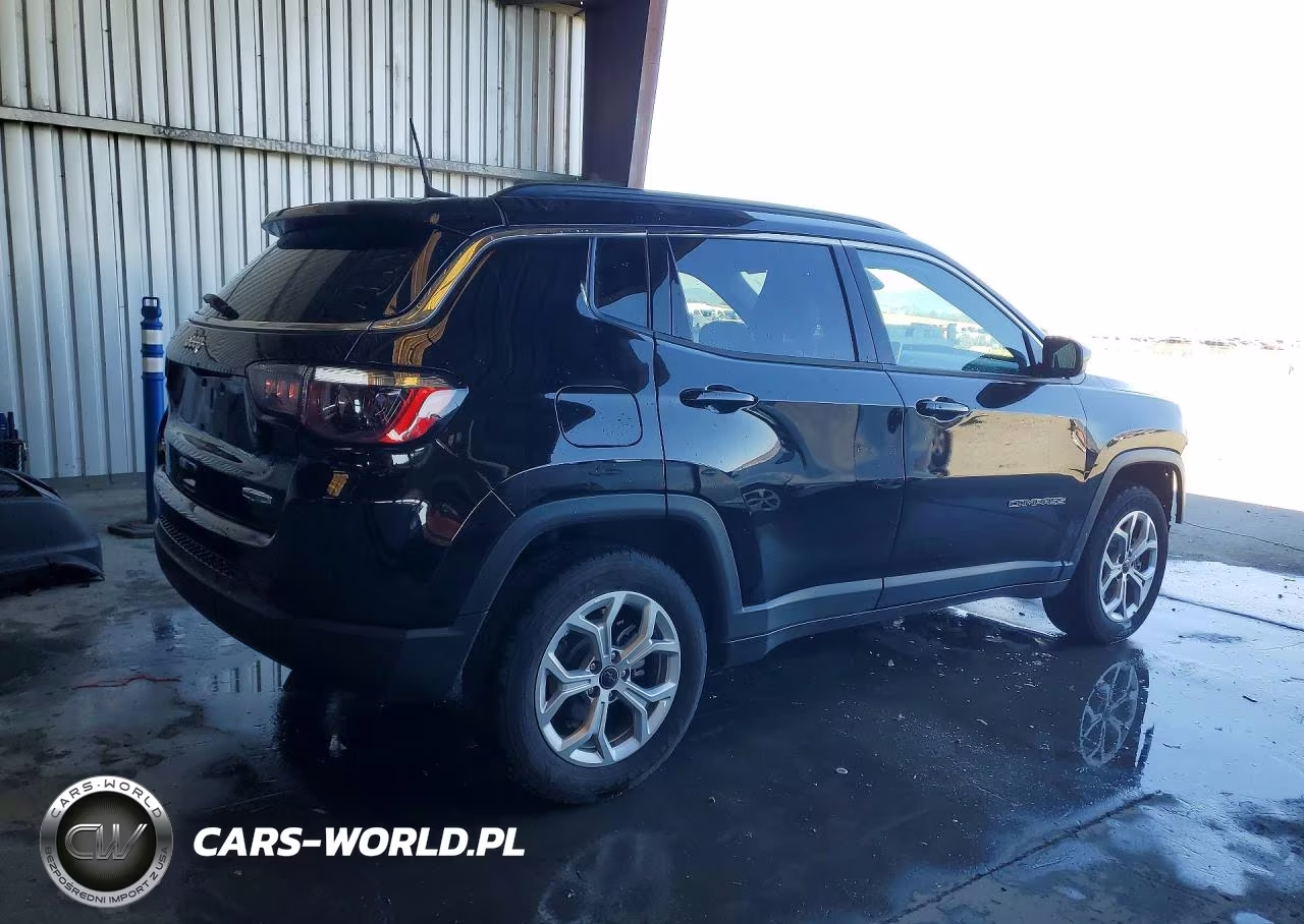 2025 Jeep Compass Latitude VIN:3C4NJDBN9ST620371 - 3