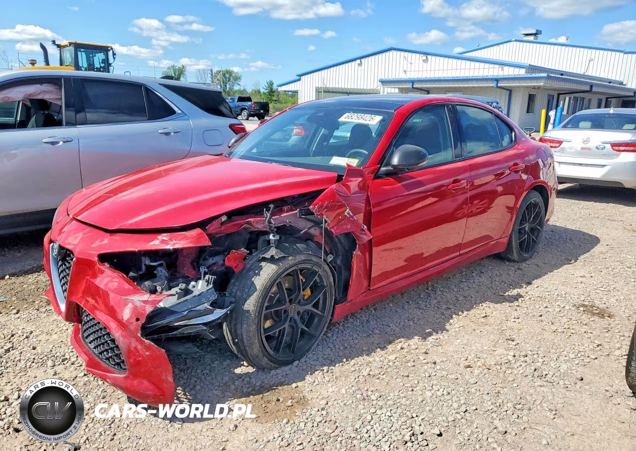 2018 Alfa Romeo Giulia Ti Q4 – zdjęcie 1 z 13