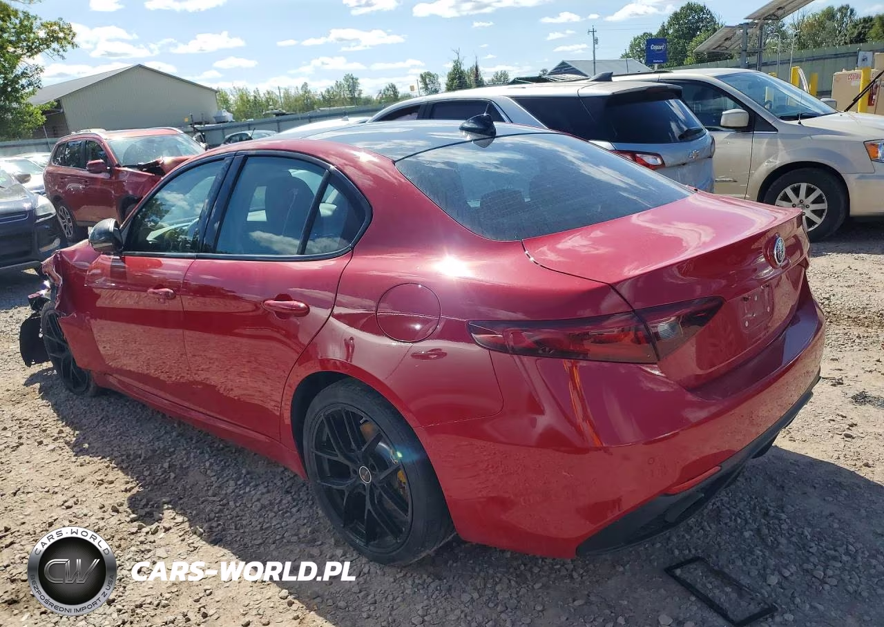 2018 Alfa Romeo Giulia Ti Q4 VIN:ZARFAEEN2J7577085 - 2