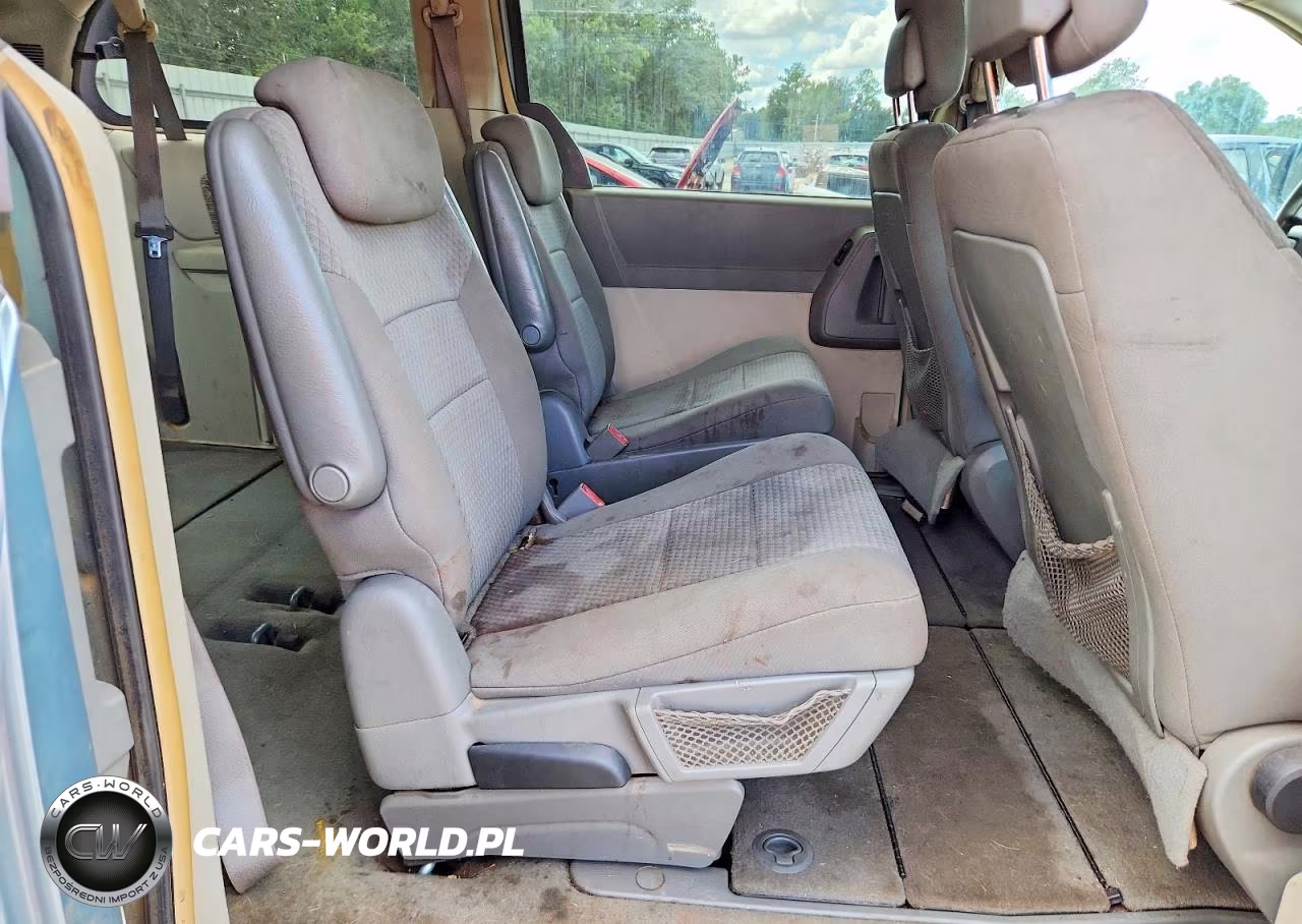 2010 Chrysler Town & Country Touring VIN:2A4RR5D13AR373175 - 11