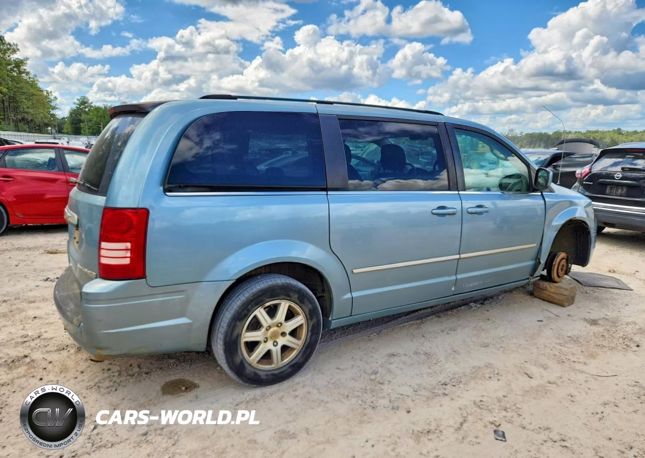 2010 Chrysler Town & Country Touring VIN:2A4RR5D13AR373175 - 3