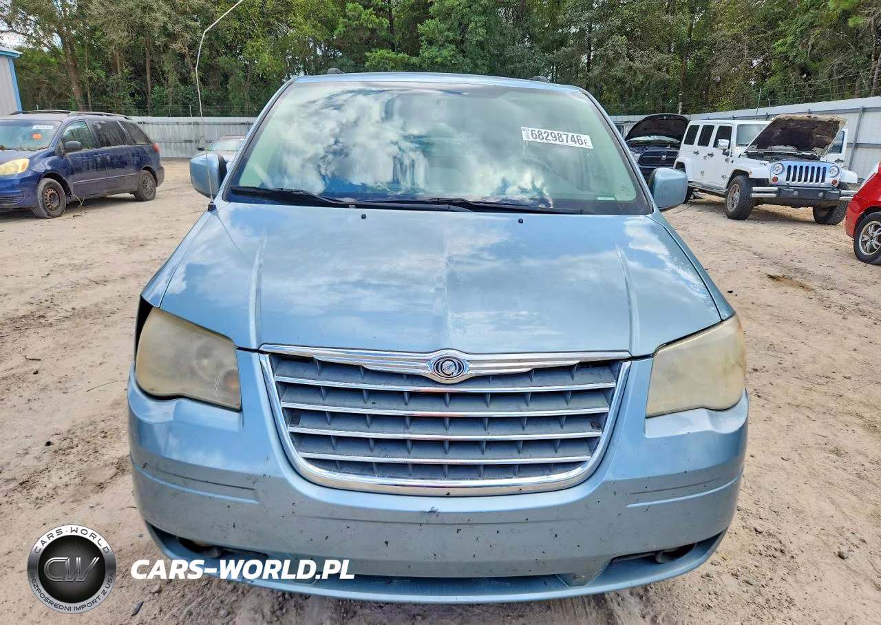 2010 Chrysler Town & Country Touring VIN:2A4RR5D13AR373175 - 5