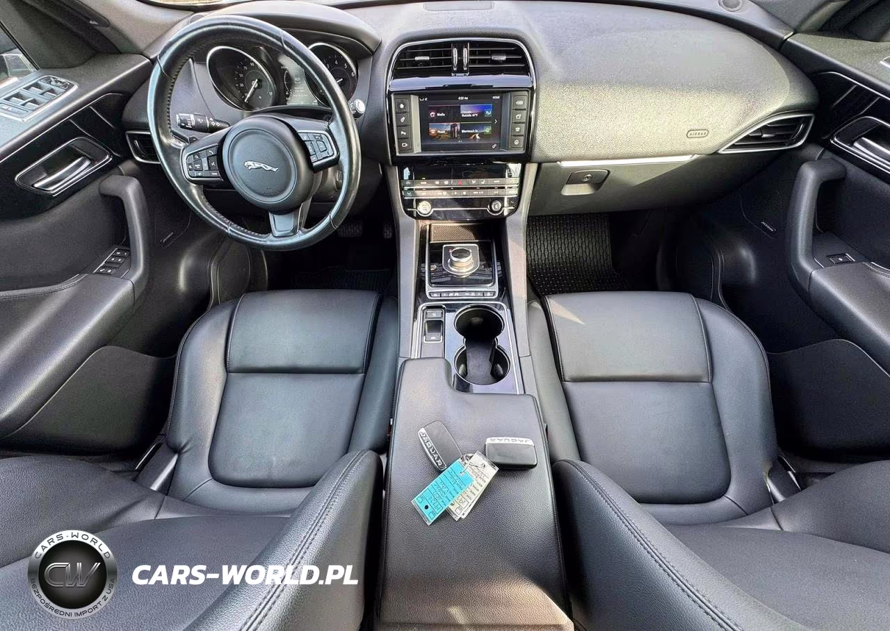 2017 Jaguar F-Pace Premium VIN:SADCJ2BV1HA884653 - 9
