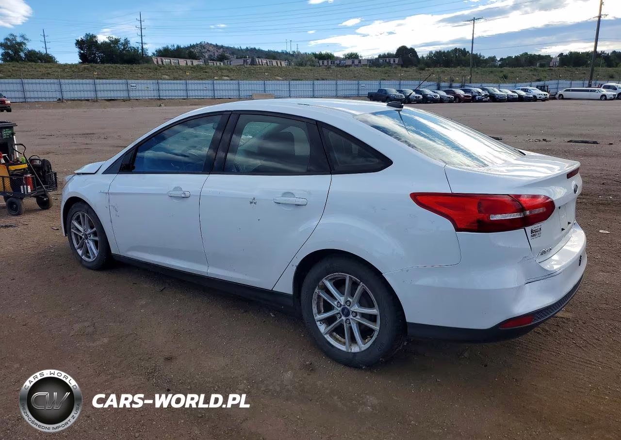 2017 Ford Focus Se VIN:1FADP3F27HL257650 - 2