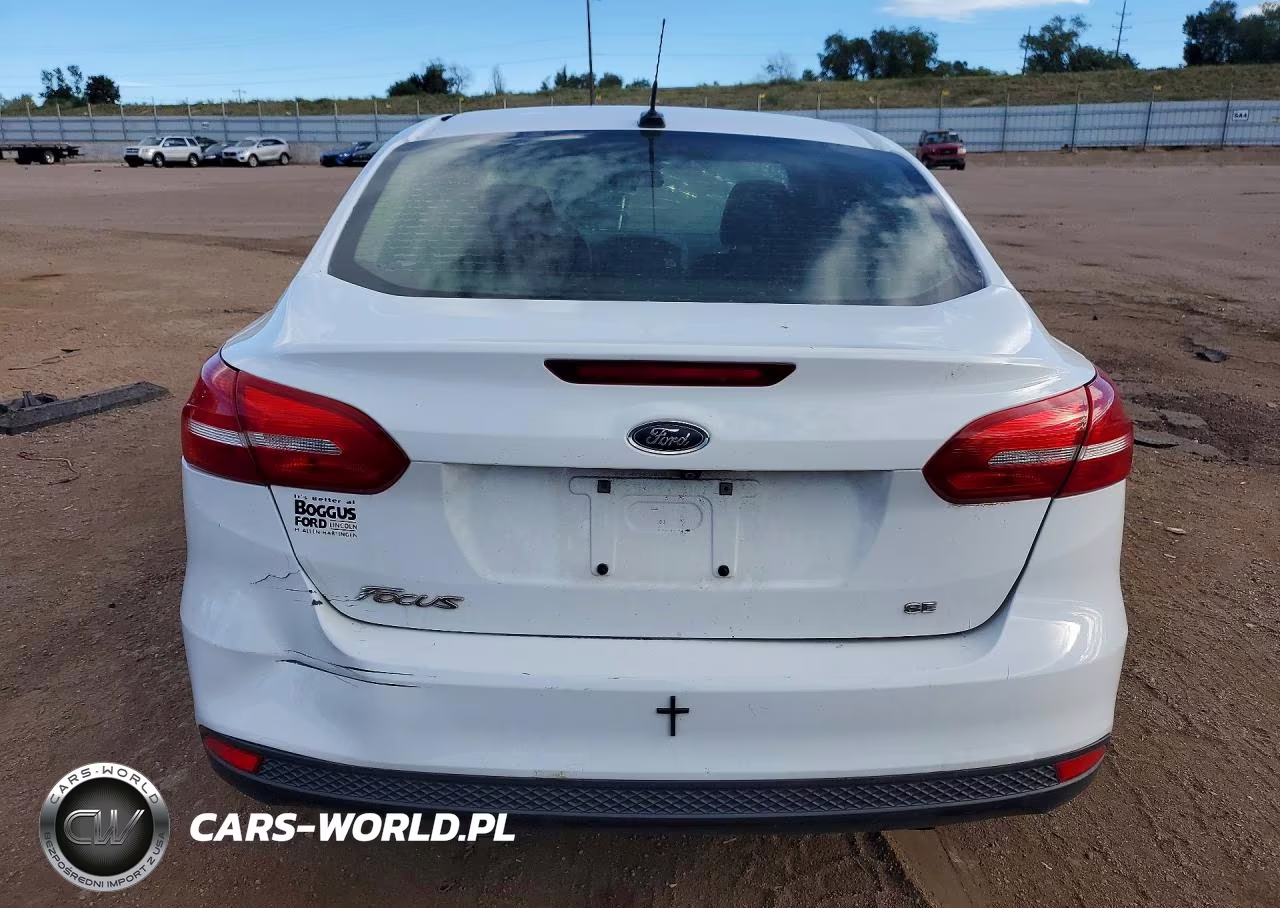 2017 Ford Focus Se VIN:1FADP3F27HL257650 - 6