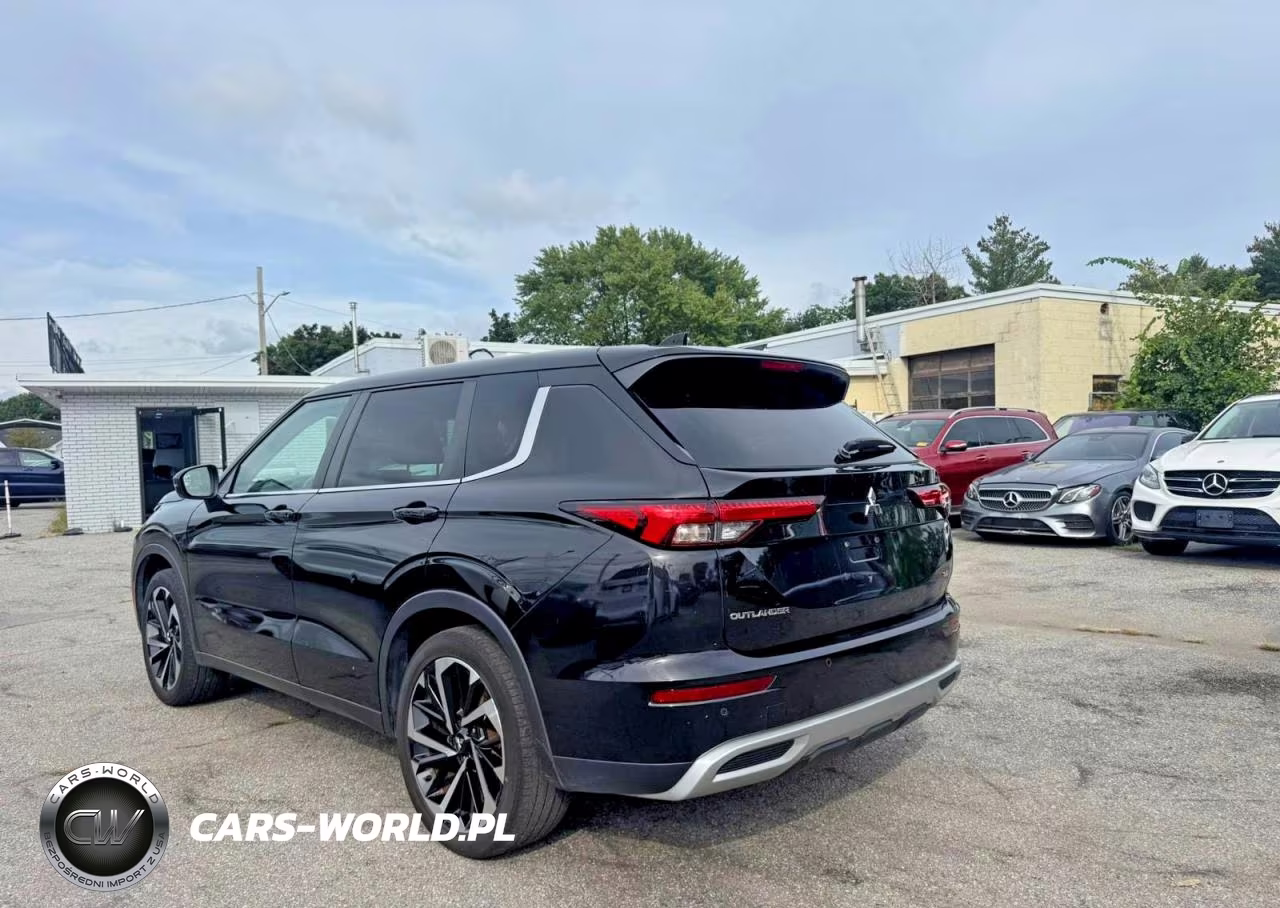 2023 Mitsubishi Outlander Se VIN:JA4J3UA87PZ016784 - 3