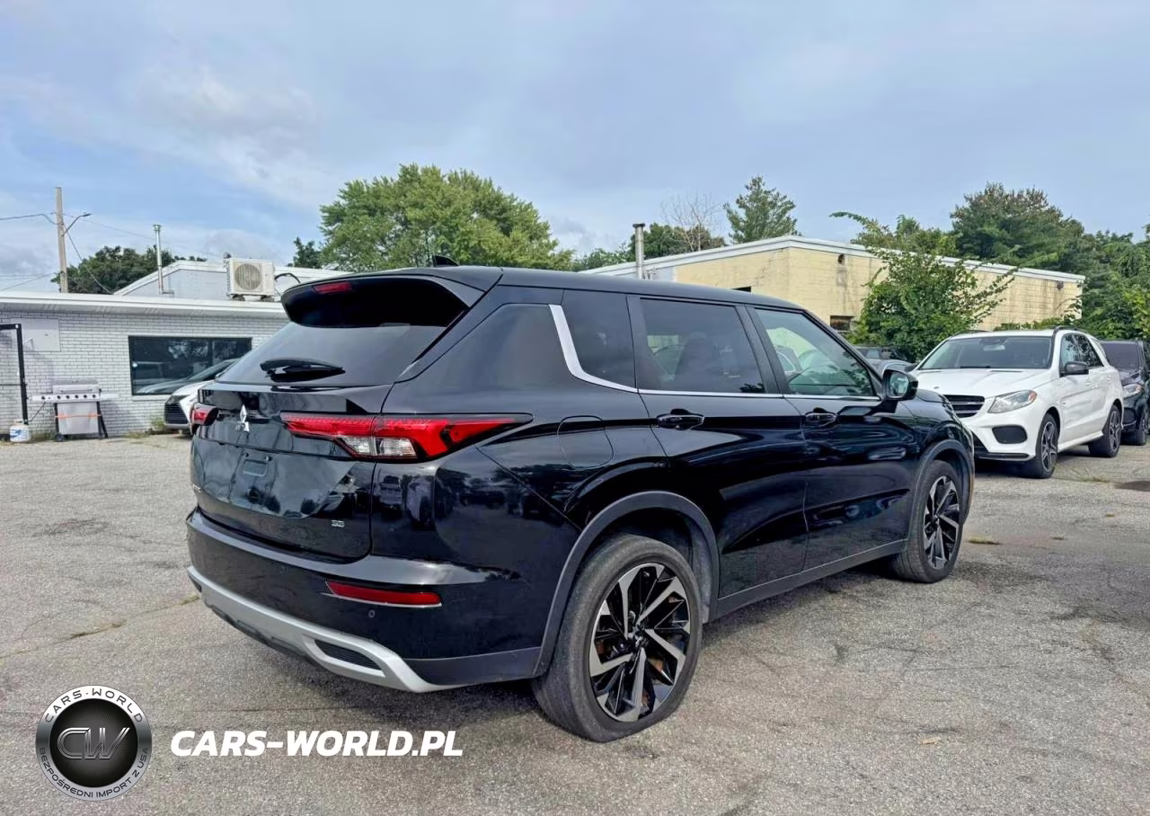 2023 Mitsubishi Outlander Se VIN:JA4J3UA87PZ016784 - 4