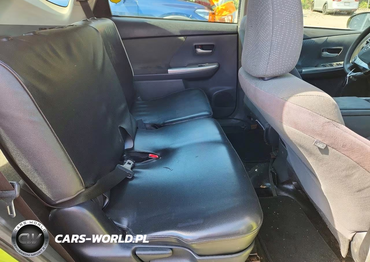 2013 Toyota Prius V Two VIN:JTDZN3EU6D3219815 - 10