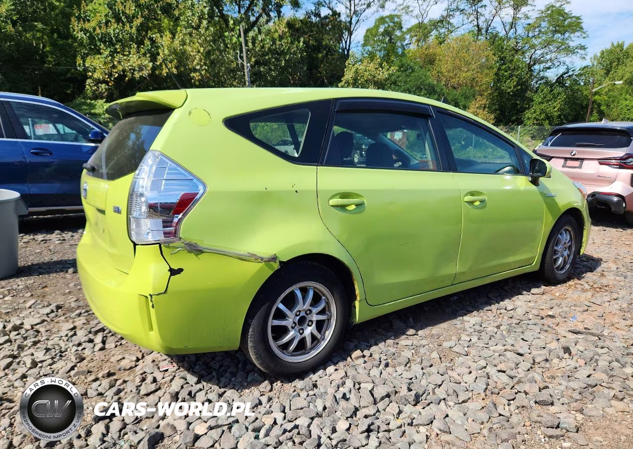2013 Toyota Prius V Two VIN:JTDZN3EU6D3219815 - 3