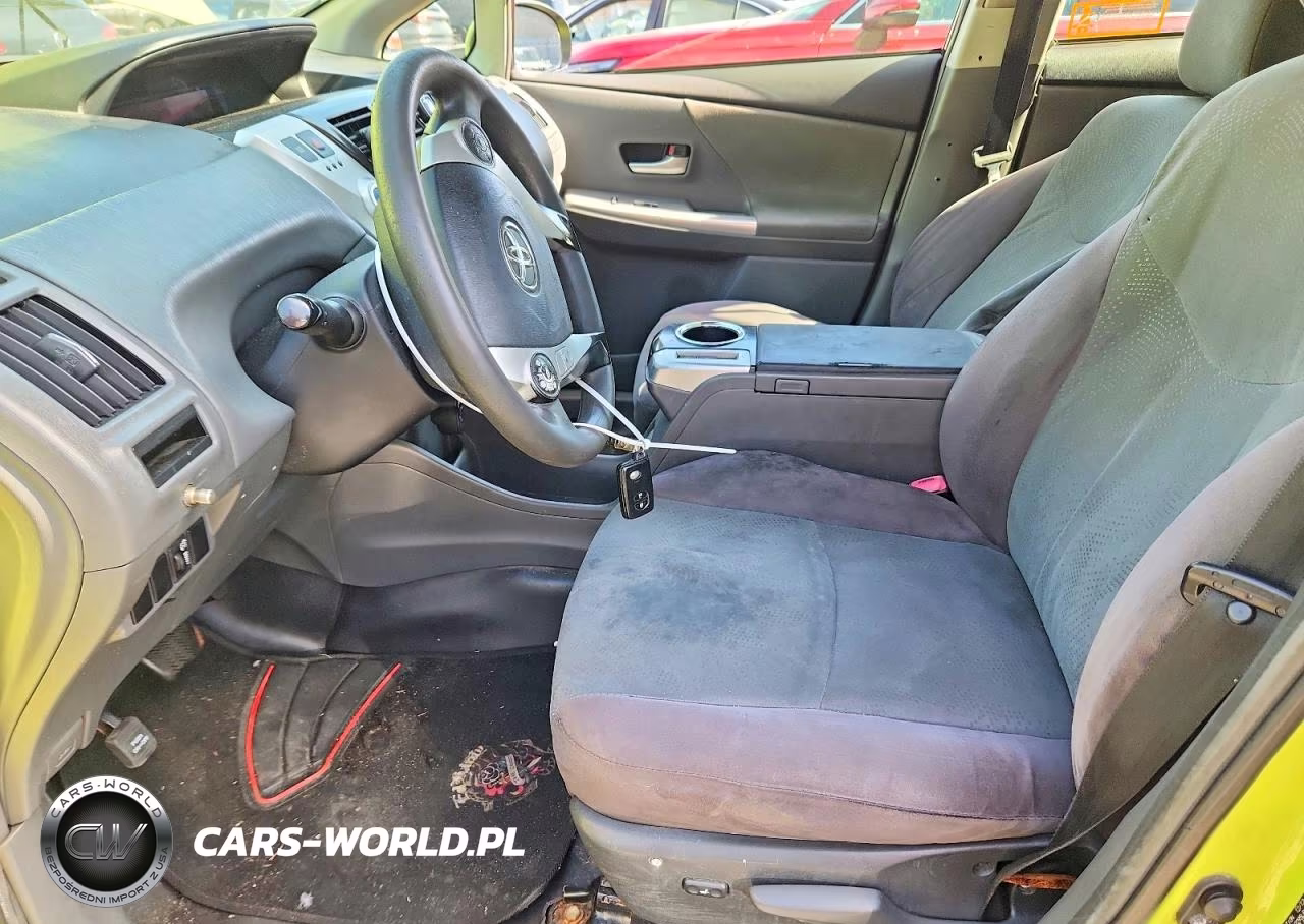 2013 Toyota Prius V Two VIN:JTDZN3EU6D3219815 - 7