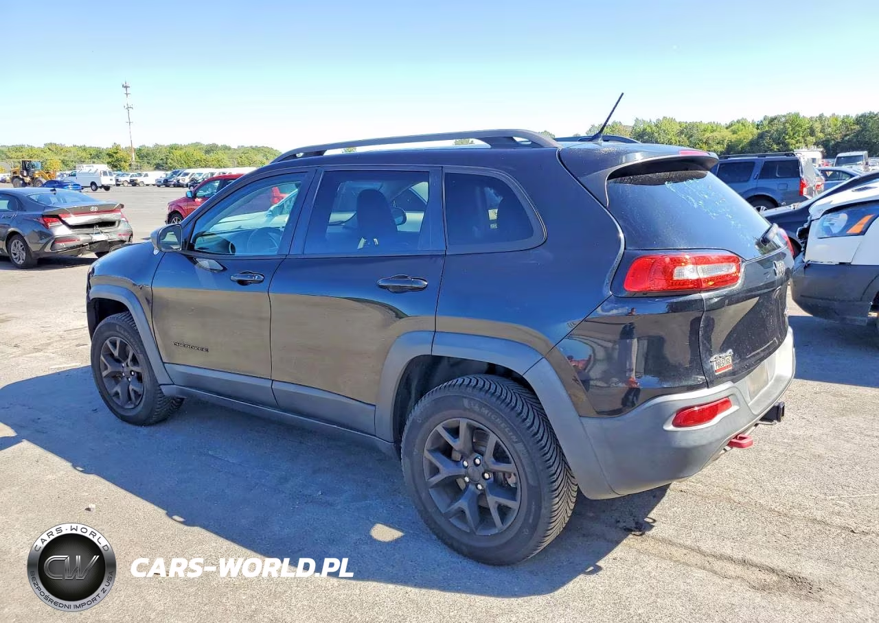 2015 Jeep Cherokee Trailhawk VIN:1C4PJMBS2FW735327 - 2
