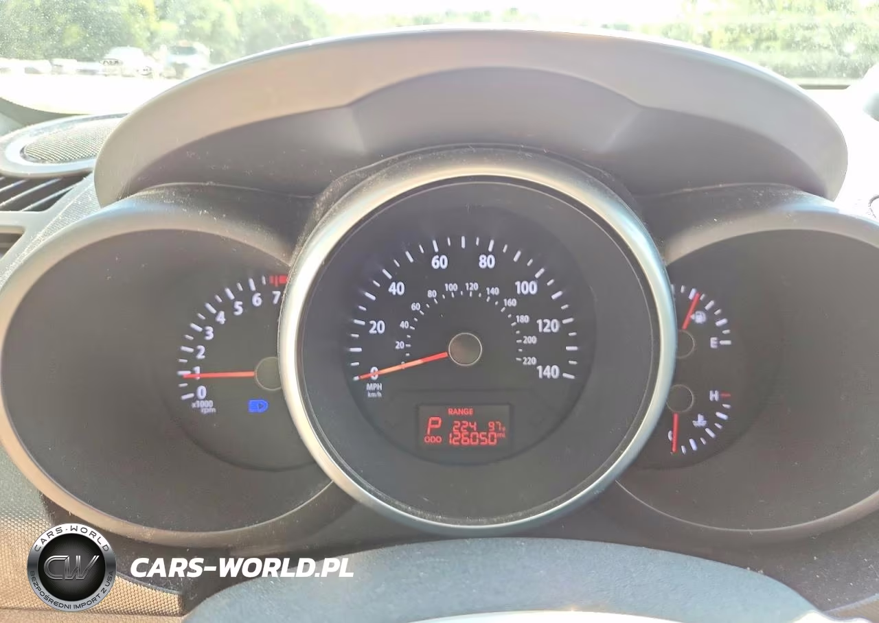 2012 Kia Soul + VIN:KNDJT2A68C7361546 - 9