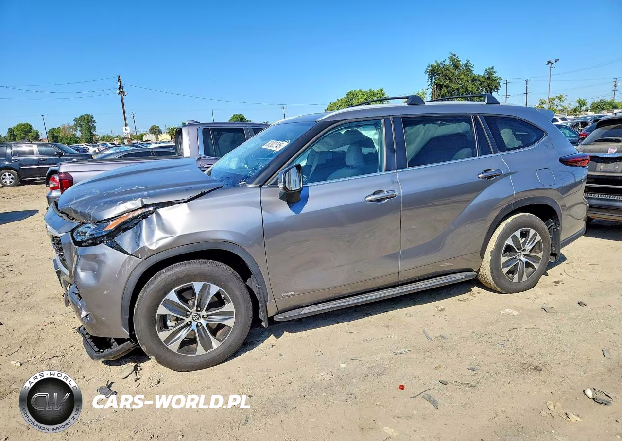 2025 Toyota Highlander Hybrid Xle