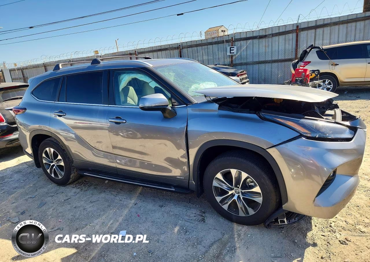 2025 Toyota Highlander Hybrid Xle VIN:5TDKBRCH9SS665794 - 4