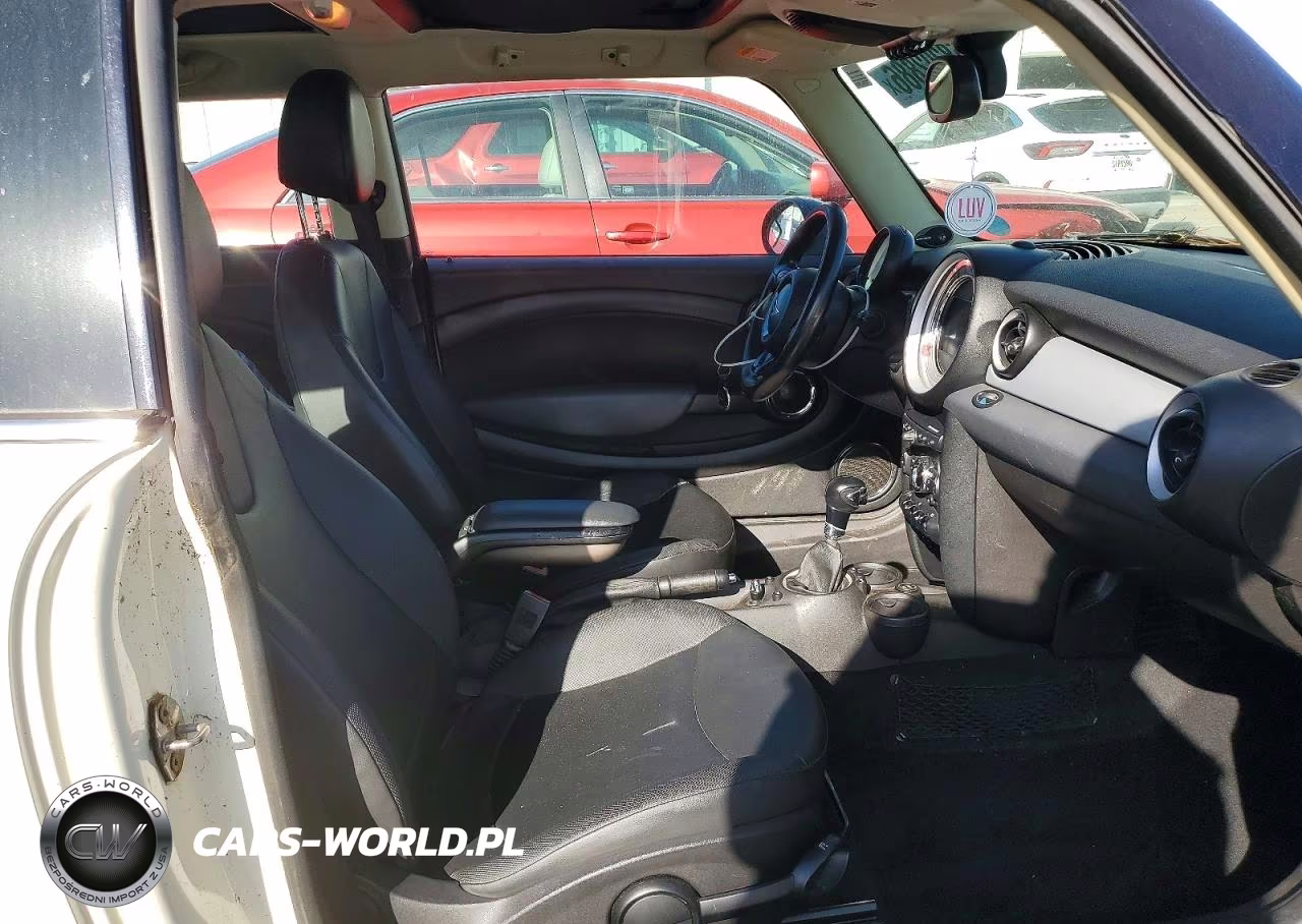 2011 Mini Cooper VIN:WMWSU3C5XBT251841 - 10