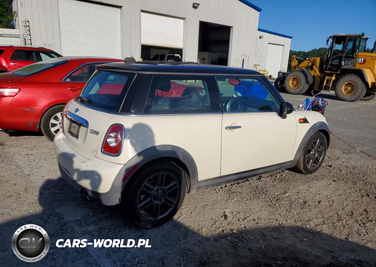 2011 Mini Cooper VIN:WMWSU3C5XBT251841 - 3