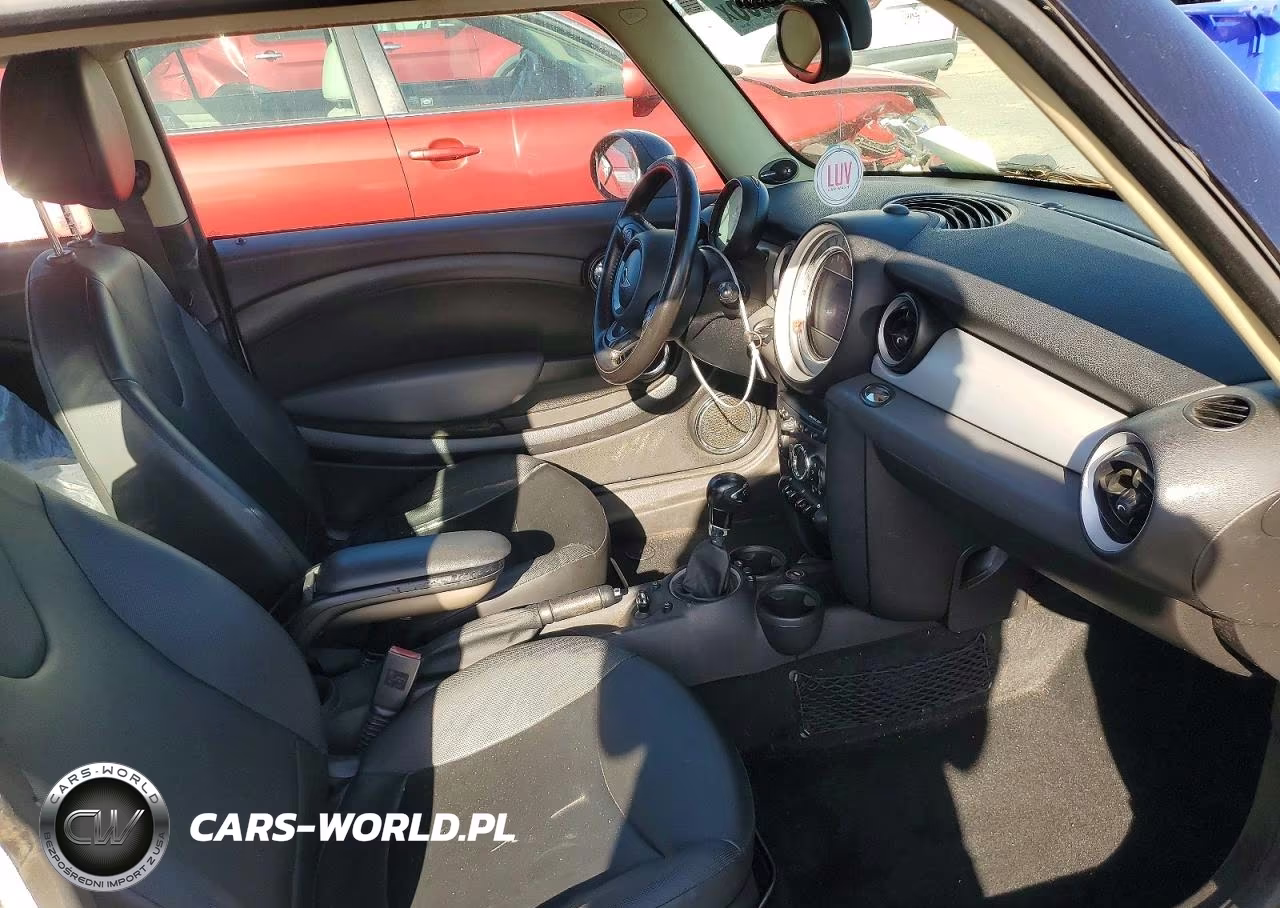 2011 Mini Cooper VIN:WMWSU3C5XBT251841 - 8