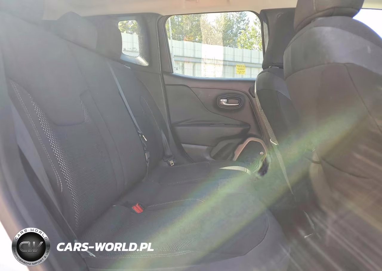 2016 Jeep Renegade Latitude VIN:ZACCJBBW9GPC83672 - 11