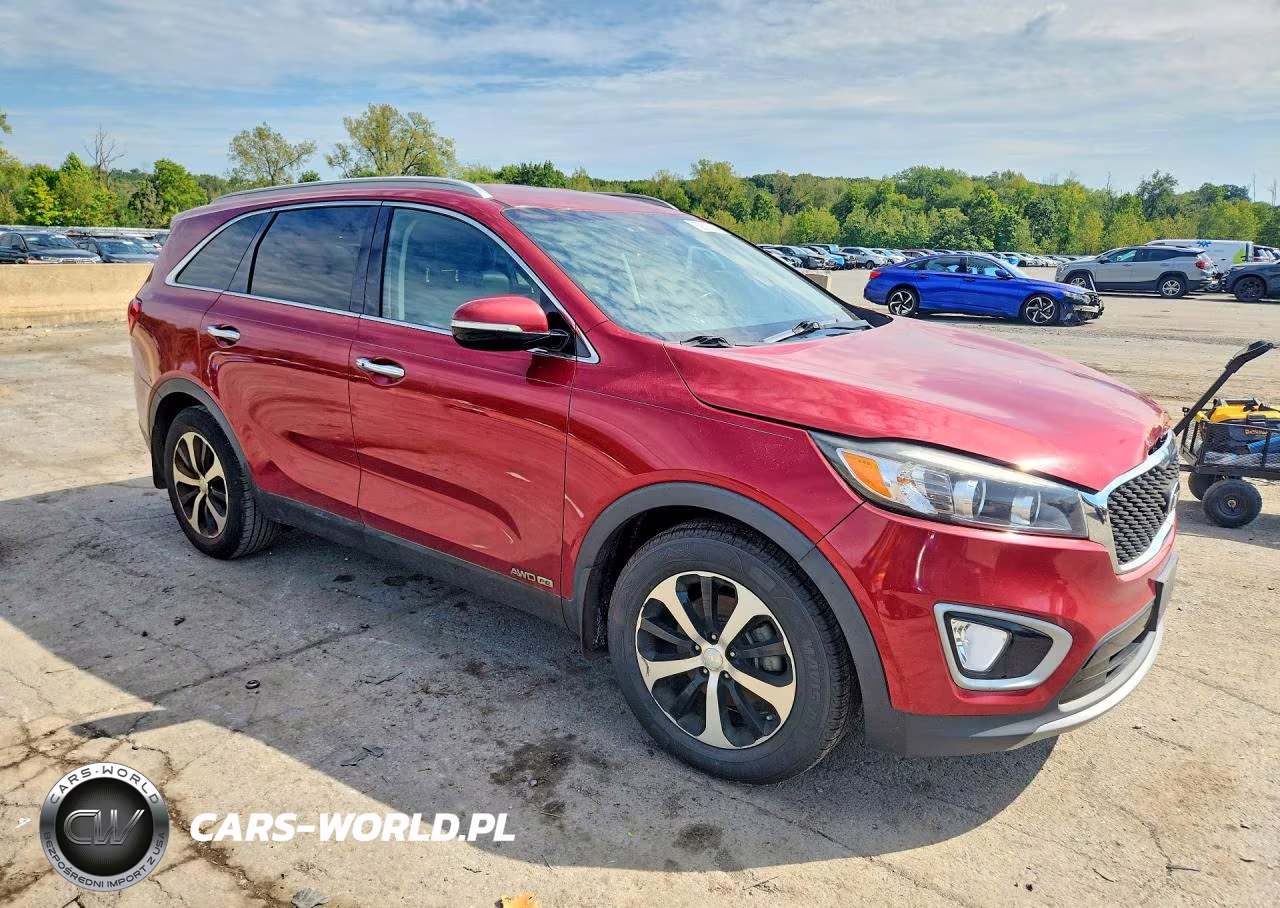 2018 Kia Sorento VIN:5XYPHDA56JG366775 - 4