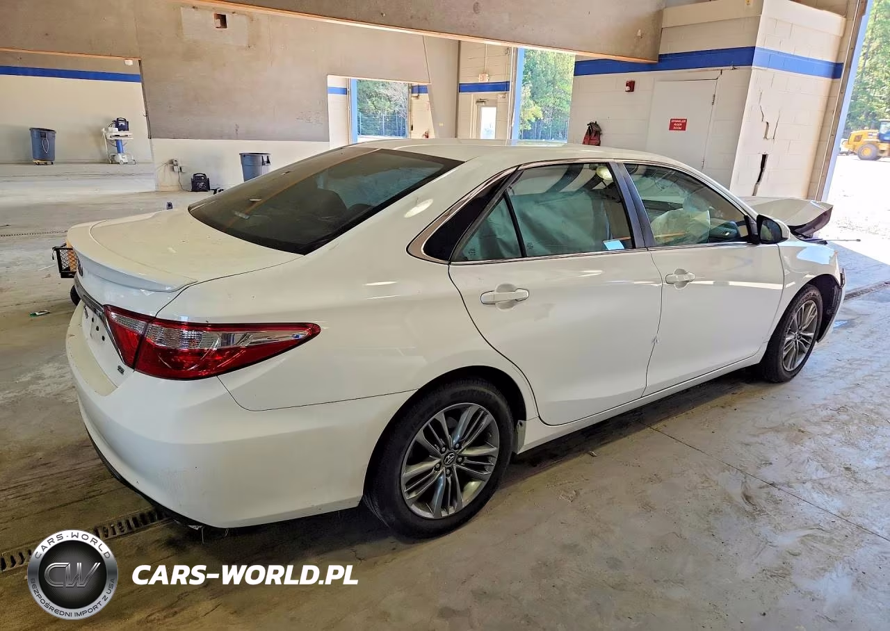 2017 Toyota Camry Se VIN:4T1BF1FK1HU695188 - 3