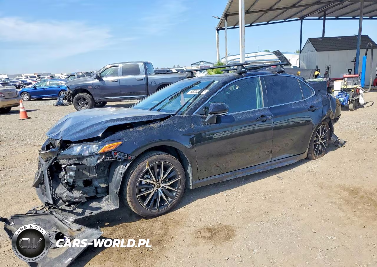 2024 Toyota Camry Hybrid Se