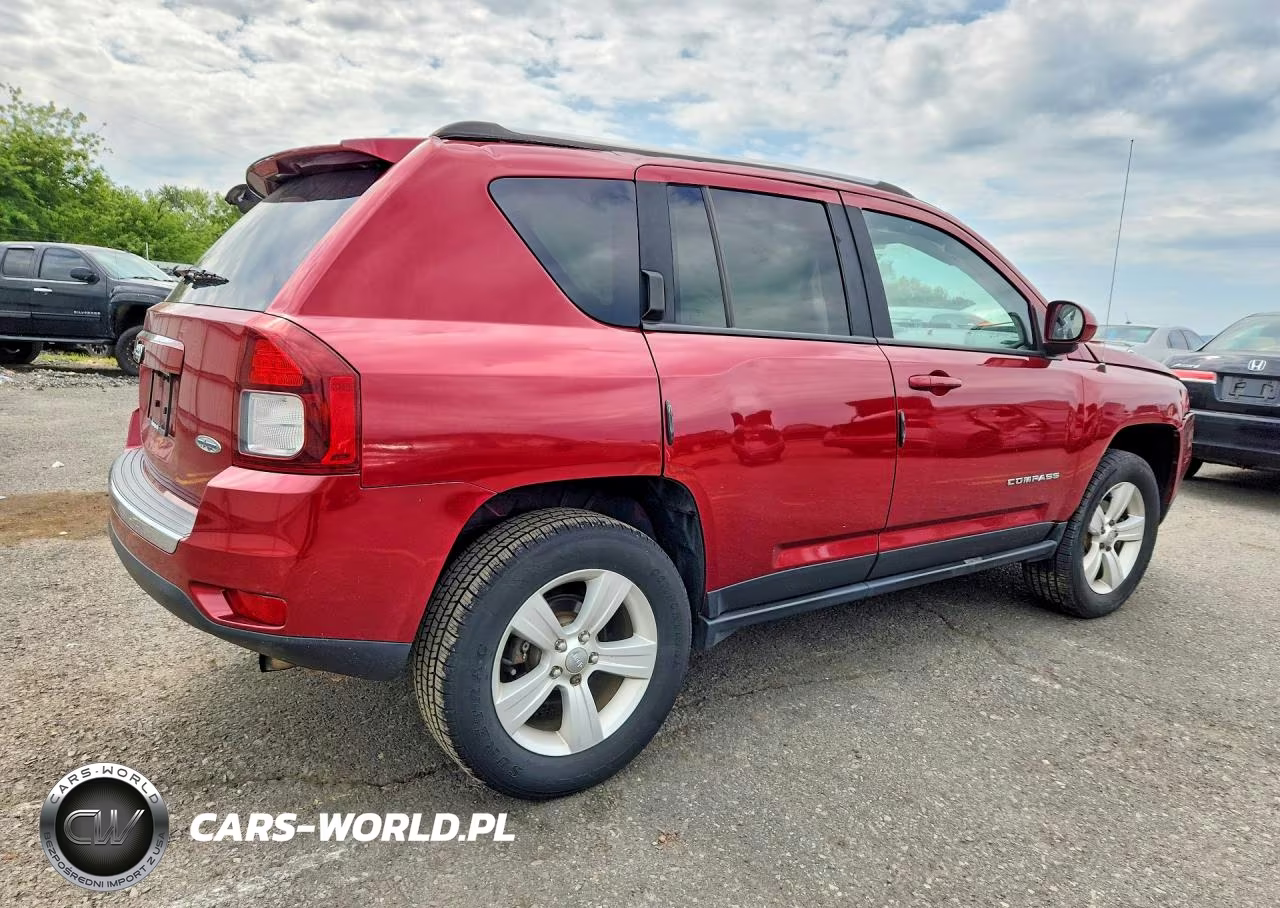 2015 Jeep Compass Latitude VIN:1C4NJDEB7FD143212 - 3