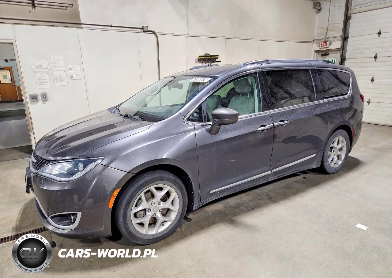 2017 Chrysler Pacifica Touring L VIN:2C4RC1BG5HR654122 - 1